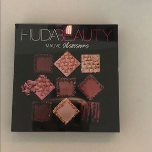 HUDA BEAUTY Mauve Obsessions pallet